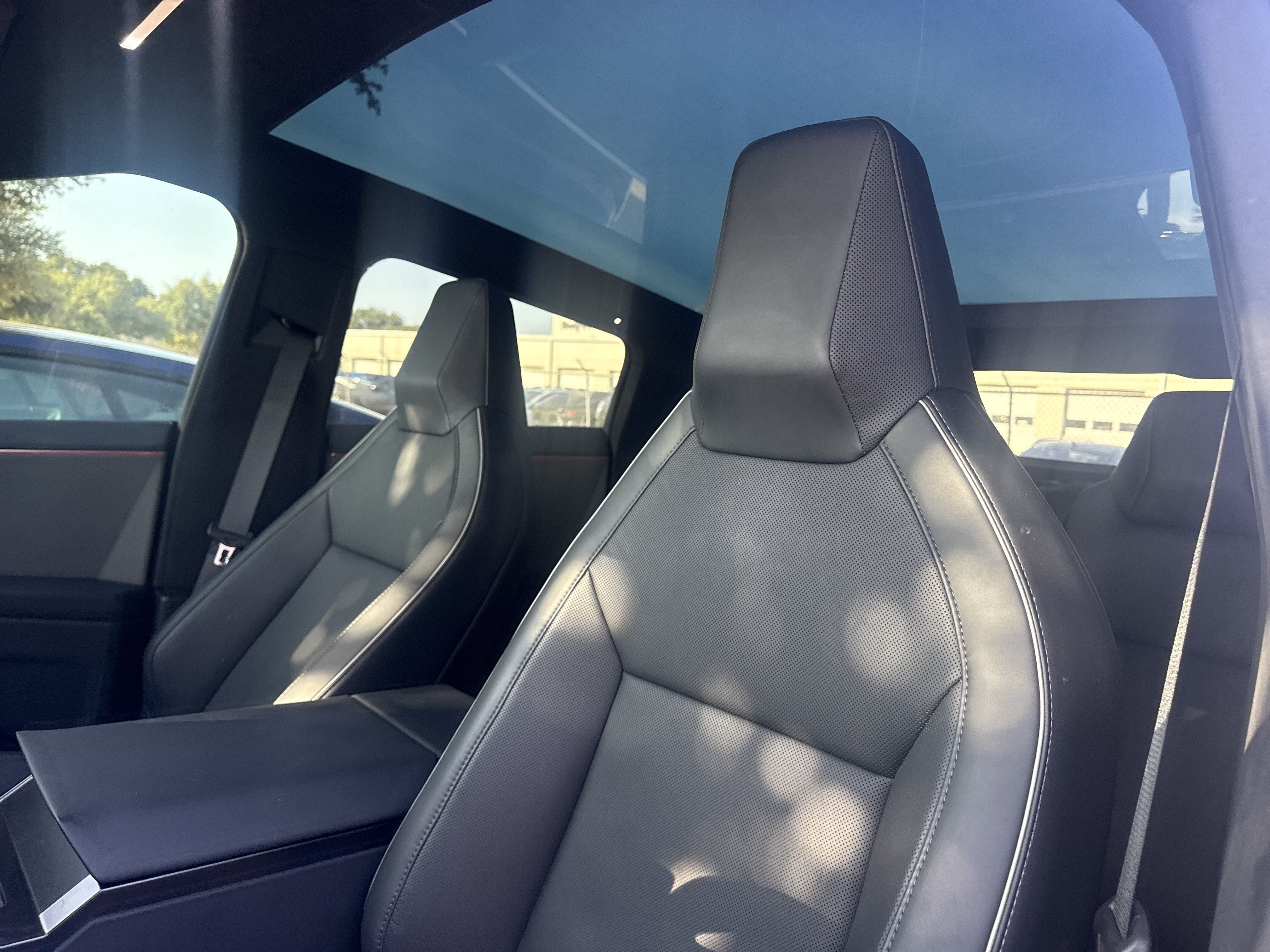 Used 2024 Tesla Cybertruck AWD Crew Cab image 7