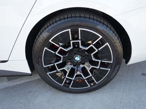 Used 2025 BMW i4 eDrive40 image 7