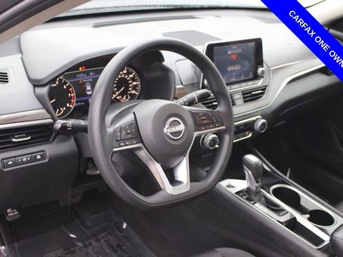 Used 2024 Nissan Altima 2.5 SV image 17