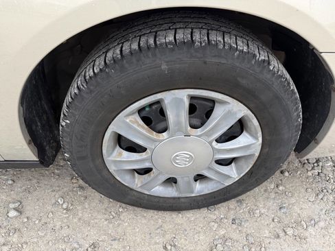 Used 2008 Buick LaCrosse CX image 12