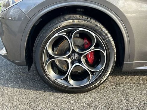 Used 2023 Alfa Romeo Stelvio Veloce image 10