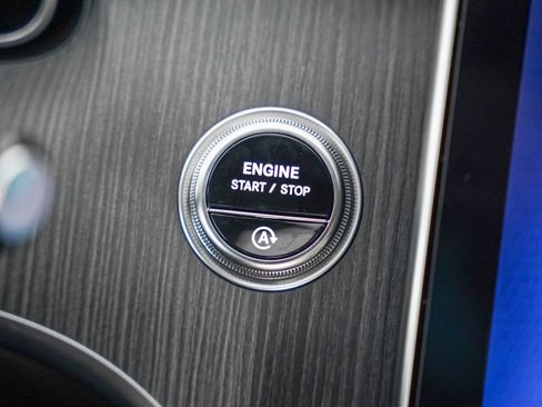 Certified 2025 Mercedes-Benz C 300 4MATIC Sedan image 19