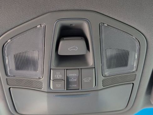 Used 2018 Hyundai Santa Fe Limited image 18