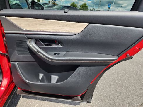 Certified 2025 MAZDA CX-70 Plug-In Hybrid w/ Premium Pkg image 33