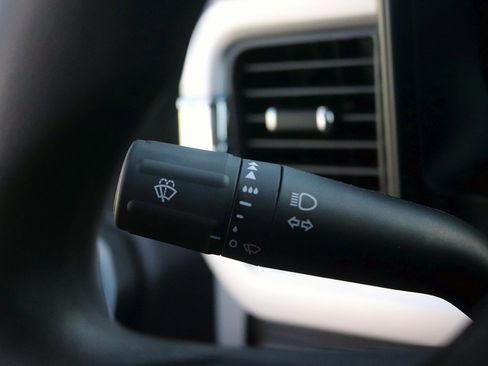 Used 2025 Ford F250 XLT image 27