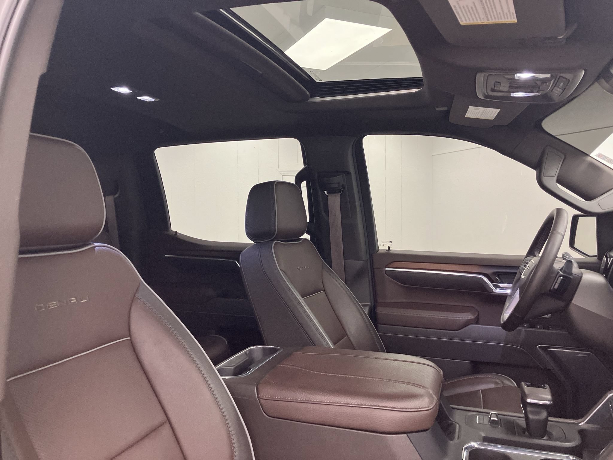 Used 2025 GMC Sierra 1500 Denali w/ Denali Reserve Package AWD/4WD image 15