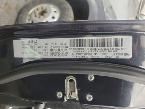 Used 2017 RAM 3500 Laramie Longhorn image 15