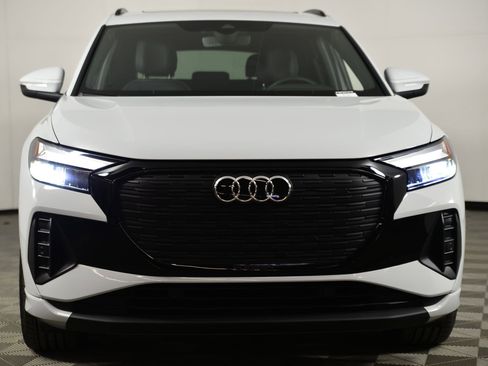 Used 2025 Audi Q4 e-tron Premium Plus w/ Premium Plus image 6