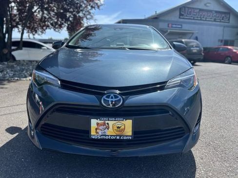 Used 2018 Toyota Corolla LE image 2