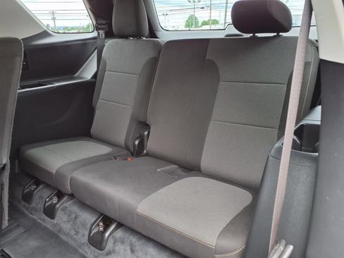 Used 2021 Chevrolet Traverse LS AWD/4WD image 13