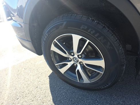 Used 2018 Toyota RAV4 XLE image 9