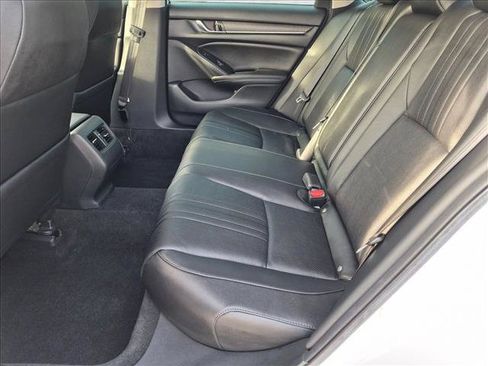 Used 2020 Honda Accord Touring image 17