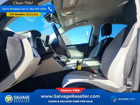 Used 2017 Chevrolet Equinox LT w/ Driver Confidence Package II AWD/4WD image 9
