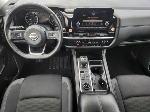 Used 2025 Nissan Pathfinder SV AWD/4WD image 25