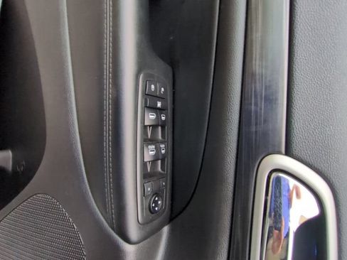 Used 2019 Jeep Grand Cherokee Laredo RWD image 10