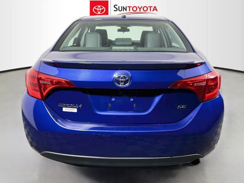 Used 2018 Toyota Corolla SE w/ SE Premium Package FWD image 5