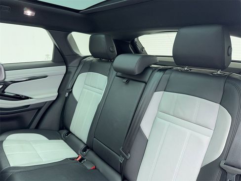 Used 2023 Land Rover Range Rover Evoque R-Dynamic SE image 40