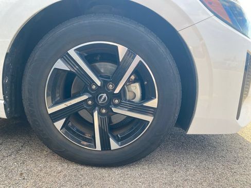 Used 2024 Nissan Sentra SV FWD image 5