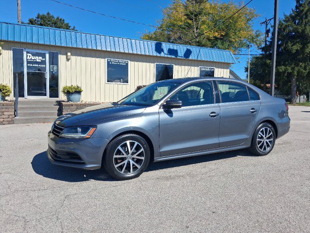 Used 2017 Volkswagen Jetta SE FWD image 2