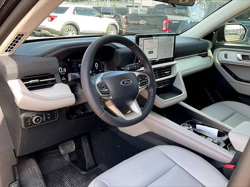 New 2026 Ford Explorer Active w/ Active Comfort Package image 5