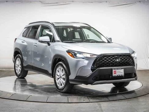 Certified 2023 Toyota Corolla Cross LE image 6