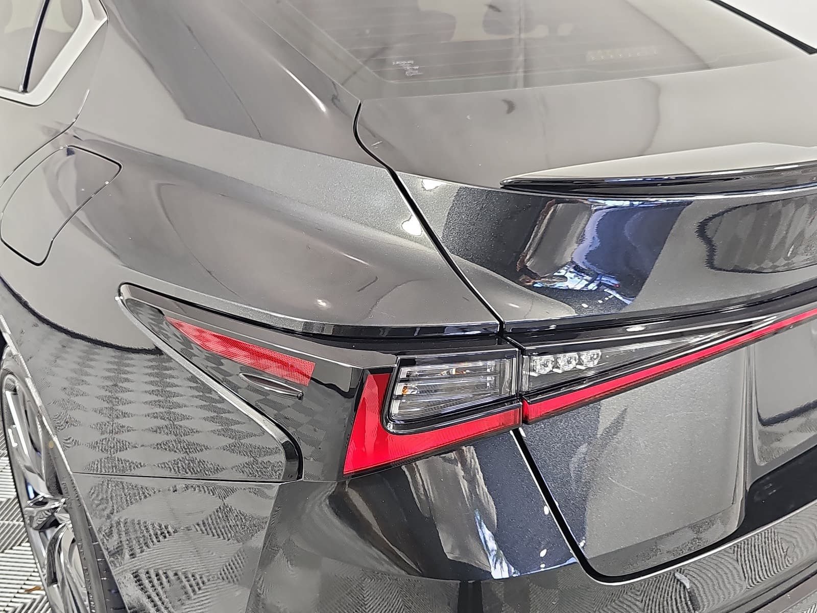 Used 2022 Lexus IS 350 F Sport RWD image 31