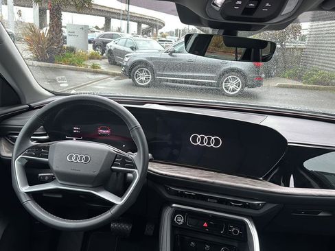 Used 2025 Audi Q5 Premium Plus w/ Premium Plus image 8