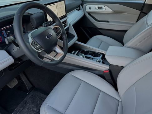 New 2025 Ford Explorer Active w/ Active Comfort Package image 6