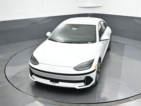 New 2025 Hyundai Ioniq 6 SE image 44