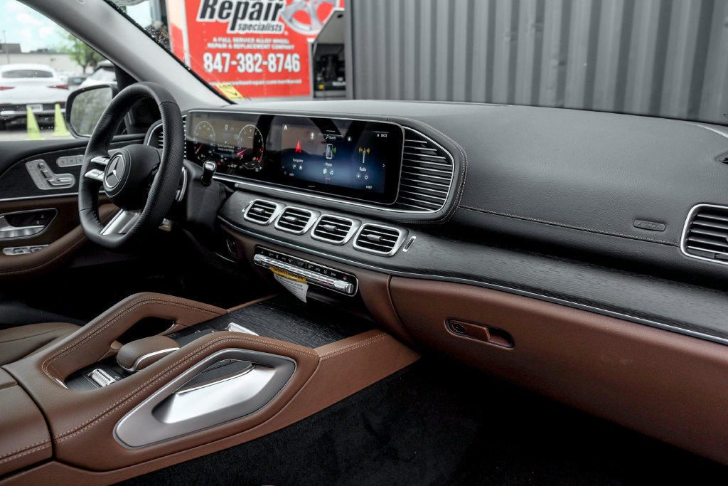 Used 2026 Mercedes-Benz GLS 450 4MATIC image 25