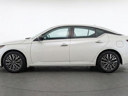 Used 2025 Nissan Altima 2.5 SV image 5