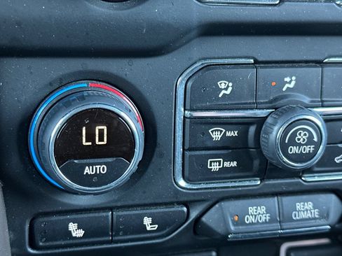 Used 2024 Chevrolet Tahoe LT RWD image 28
