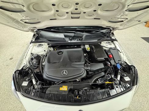 Used 2017 Mercedes-Benz GLA 250 4MATIC image 40