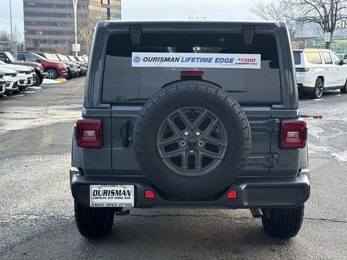 Used 2024 Jeep Wrangler Sport S image 3
