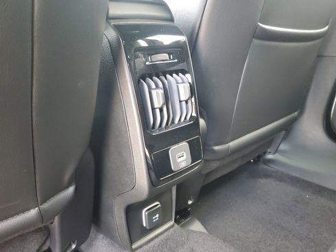 New 2026 Jeep Compass Latitude image 9