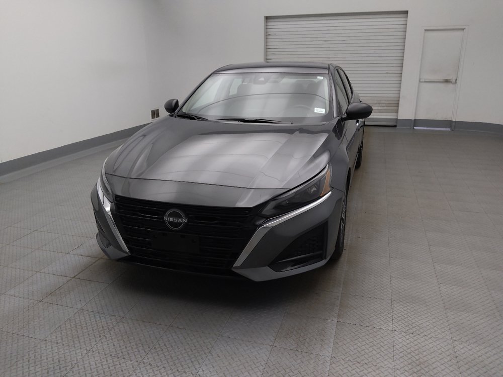 Used 2025 Nissan Altima 2.5 SV FWD image 15