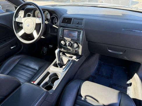 Used 2010 Dodge Challenger R/T RWD image 8