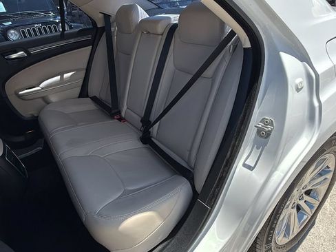 Used 2018 Chrysler 300 Touring L RWD image 25