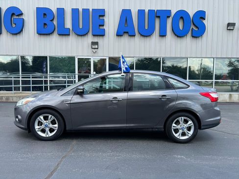 Used 2013 Ford Focus SE FWD image 2