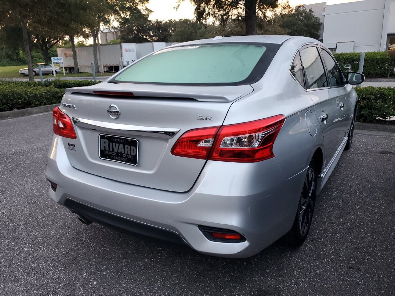 Used 2019 Nissan Sentra SR w/ Premium Package (SR) FWD image 4