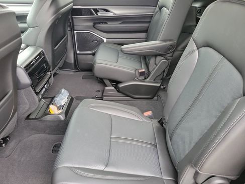 New 2026 Jeep Grand Wagoneer 4WD image 18