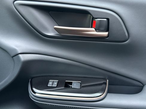 New 2025 Toyota Crown Signia image 19