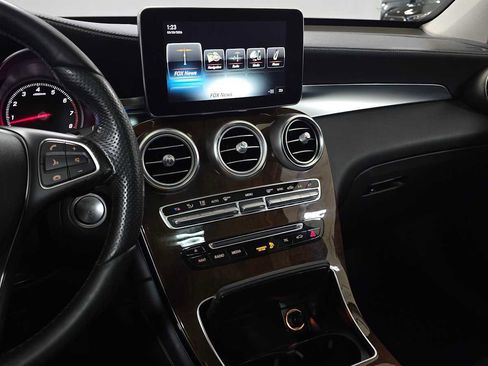 Used 2016 Mercedes-Benz GLC 300 4MATIC image 34