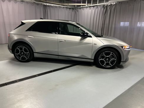 Used 2024 Hyundai Ioniq 5 Limited image 8