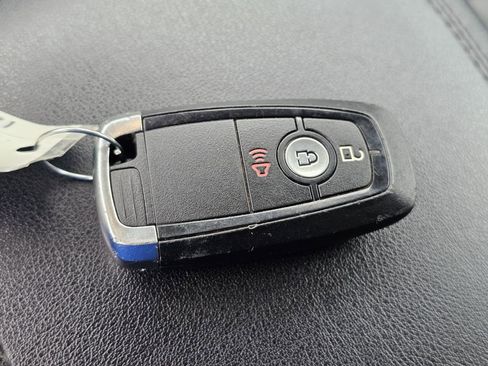 Used 2023 Ford Edge SEL image 30