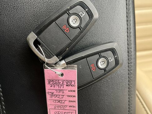 Used 2020 Ford Edge SEL image 20