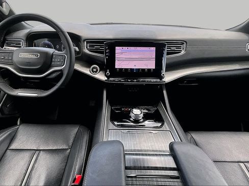 Used 2024 Jeep Wagoneer Series II w/ Flexible Seating Group RWD image 14