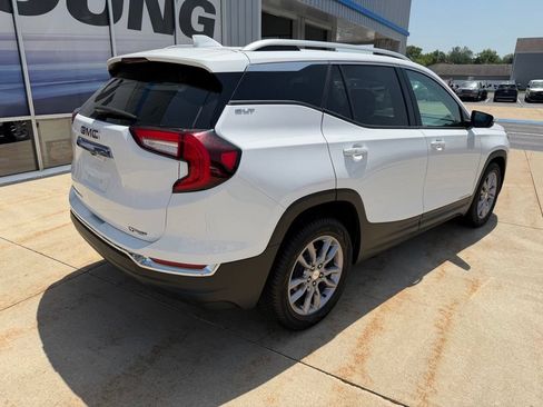 Used 2022 GMC Terrain SLT FWD image 3