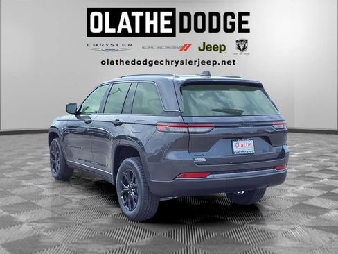 New 2026 Jeep Grand Cherokee Altitude AWD/4WD image 3