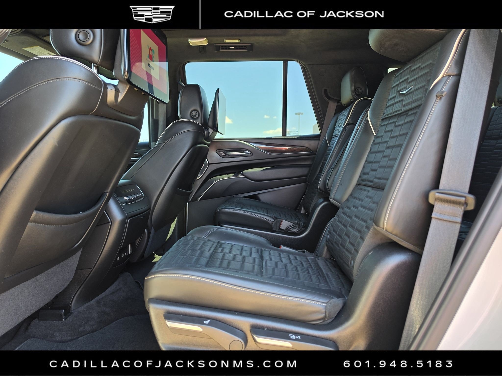 Certified 2023 Cadillac Escalade Premium Luxury Platinum AWD/4WD image 20